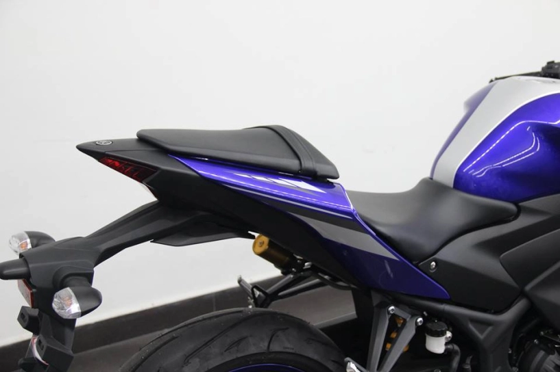 Ngắm chiếc yamaha r25 độ pô akrapovic kèm phuộc ohlins đẹp leng ken - 10