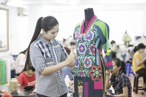 Ngọc hân thiết kế áo dài diễn festival huế - 5