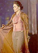 Người đẹp hoàn vũ 2005 trình diễn thời trang - 9