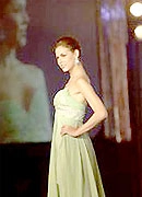 Người đẹp hoàn vũ 2005 trình diễn thời trang - 10