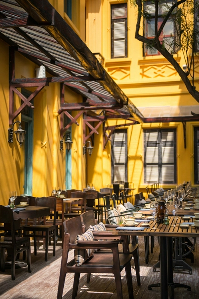 Nhà hàng với kiến trúc vintage giữa lòng hà nội - 2