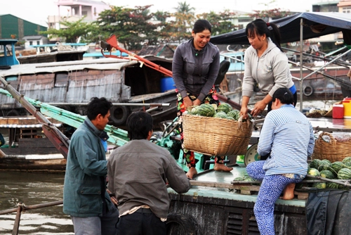 Nhộn nhịp chợ nổi cái răng - 5