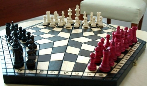Những bàn cờ vua độc đáo trang trí cho phòng khách - 7