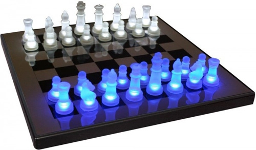Những bàn cờ vua độc đáo trang trí cho phòng khách - 10