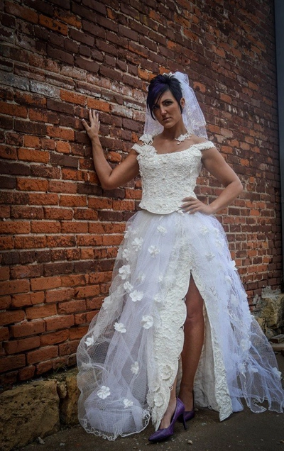 Những bộ váy cưới làm từ giấy vệ sinh - 6