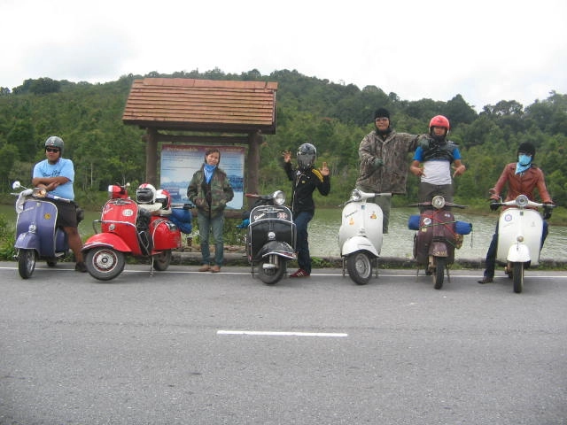 Những chiếc vespa trên đất thái - 15