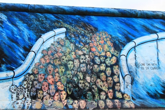 Những hình vẽ độc đáo trên bức tường berlin - 3