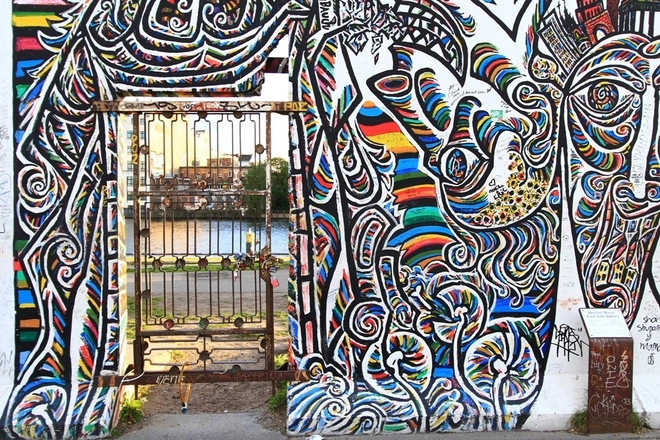 Những hình vẽ độc đáo trên bức tường berlin - 18