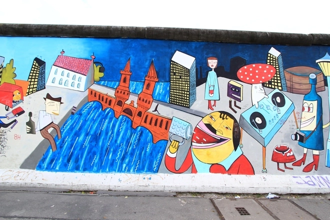 Những hình vẽ độc đáo trên bức tường berlin - 2