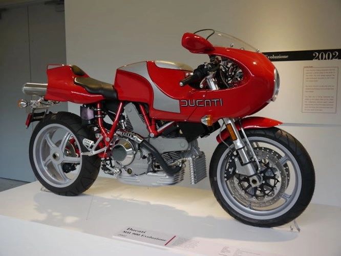 Những mẫu xe mô tô pkl có thiết kế độc đáo nhất trong lịch sử - 2
