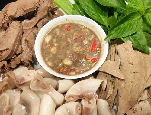 Những món ăn kinh dị với người nước ngoài - 3