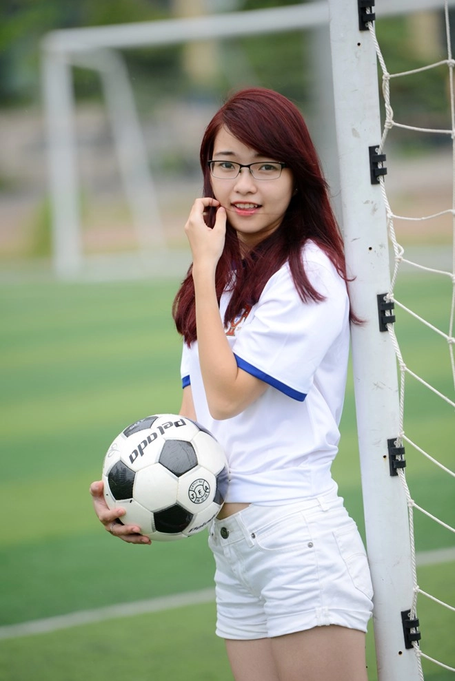 Nữ sinh ngoại thương mong ronaldo ghi bàn giải tỏa cơn khát - 4