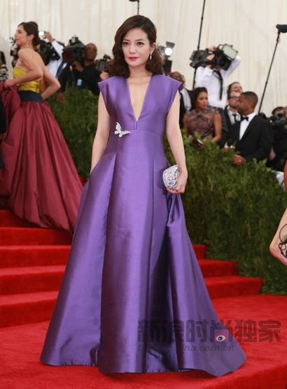 Phạm băng băng và các sao gốc hoa tại met gala 2015 - 11