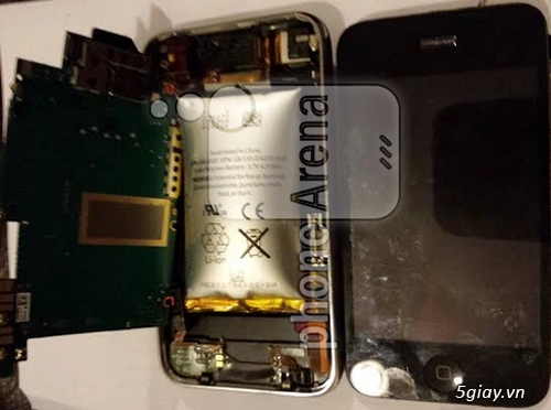 Pin của iphone 3gs phồng khiến màn hình bị đẩy lên - 1