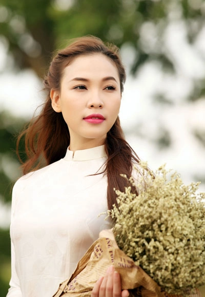 Quỳnh thư diện áo dài đón thu - 3