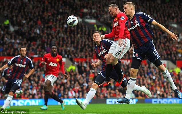 Rooney từng rất hận sir alex chỉ vì van persie - 2