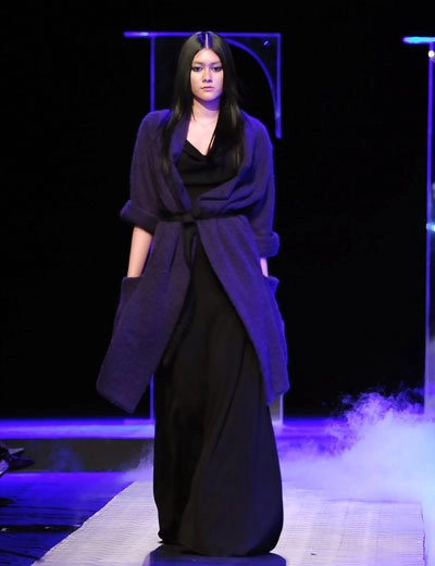 Sắc đen chiếm lĩnh elle fashion show 2012 - 4