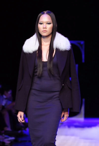 Sắc đen chiếm lĩnh elle fashion show 2012 - 6