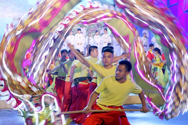 Sắc màu rực rỡ trong lễ hội carnaval hạ long 2015 - 3