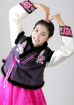 sao hàn quốc trình diễn hanbok - 4