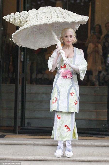 Sao ngoại thích váy áo biểu diễn lấy cảm hứng geisha - 10