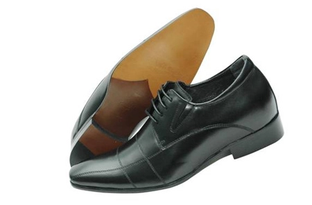 Smart shoes giúp chú rể cao thêm 9 cm - 2