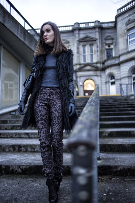 Style đen trắng hiện đại của blogger thời trang ireland - 7