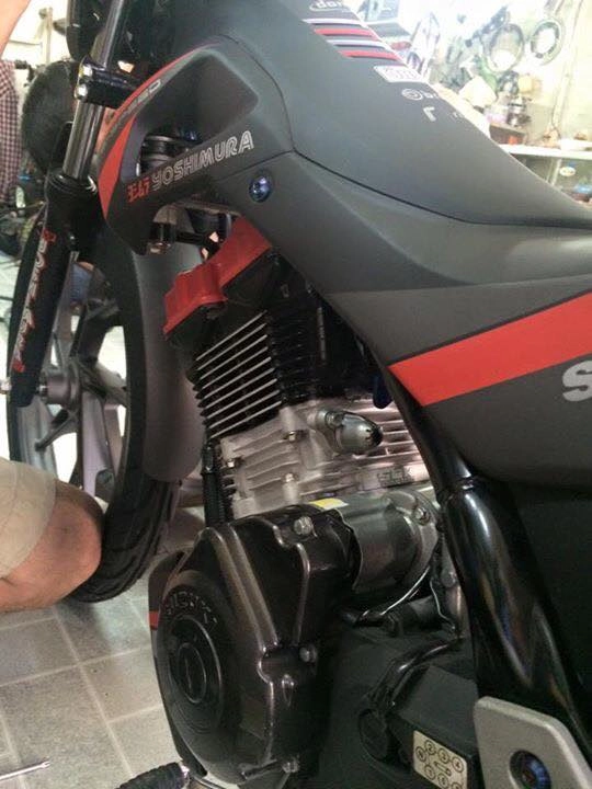 Suzuki raider độ dàn áo mắt phượng sơn phối màu cực đẹp - 4