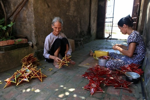 Thăm làng làm đèn ông sao báo đáp - 9