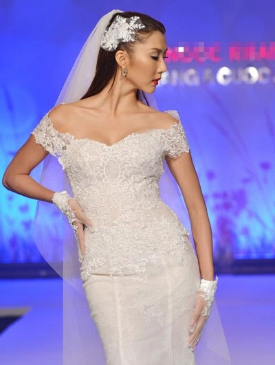 Thanh hằng mặc váy cưới giống hà hồ - 8