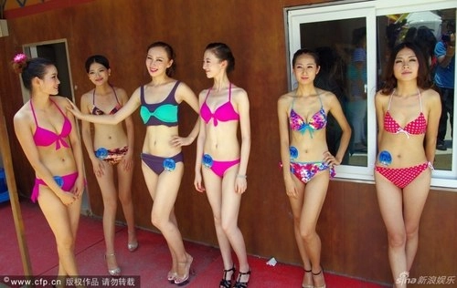 Thí sinh hoa hậu bikini trung quốc bị chê diễn phô - 7