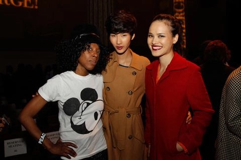 Top model hoàng thùy tự tin catwalk tại new york - 8