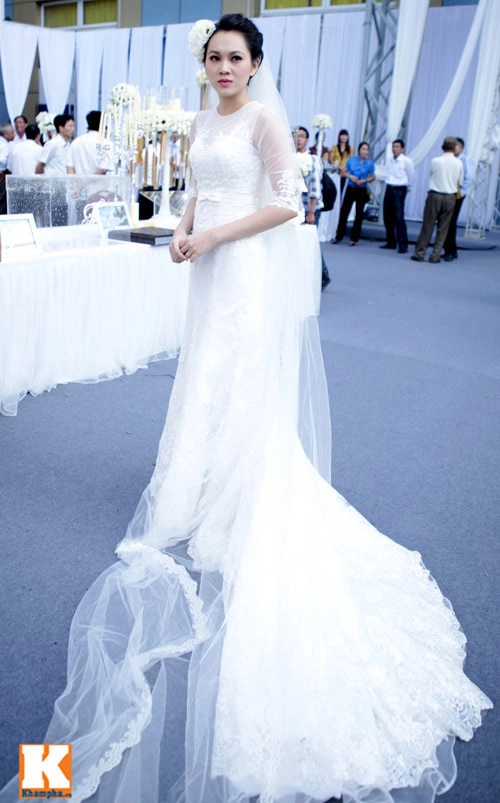 Top váy cưới đẹp nhất vbiz năm 2013 - 8