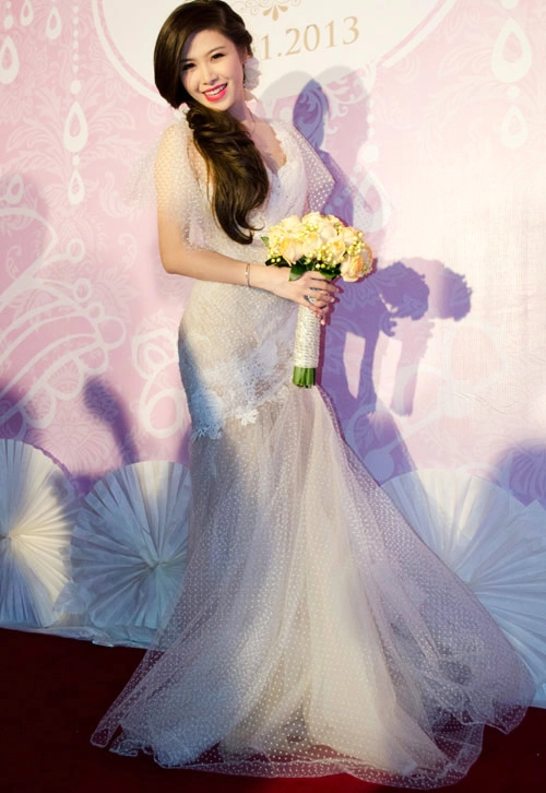Top váy cưới đẹp nhất vbiz năm 2013 - 11