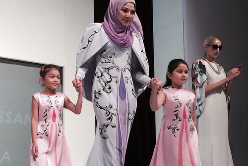 Trang phục đạo hồi nổi bật tại tuần thời trang malaysia - 4