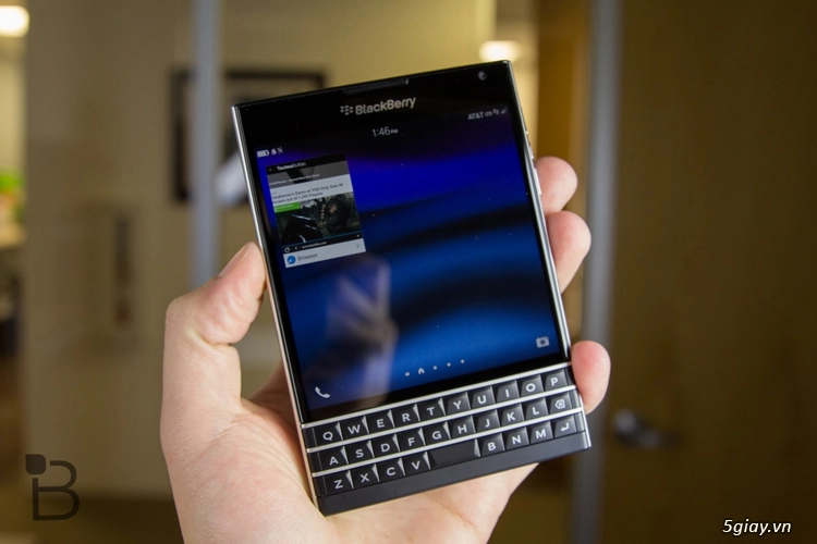 Trên tay chiếc blackberry passport vừa ra mắt - 7