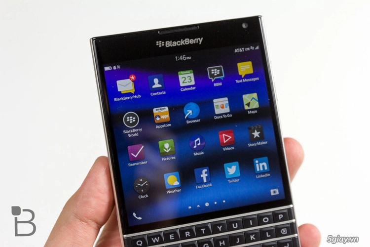 Trên tay chiếc blackberry passport vừa ra mắt - 8