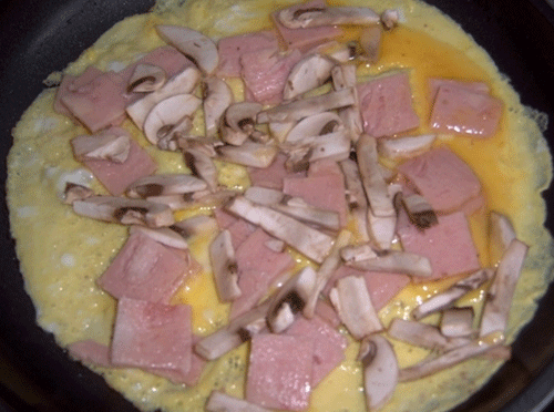 Trứng cuộn nấm phô mai và thịt xông khói - 8