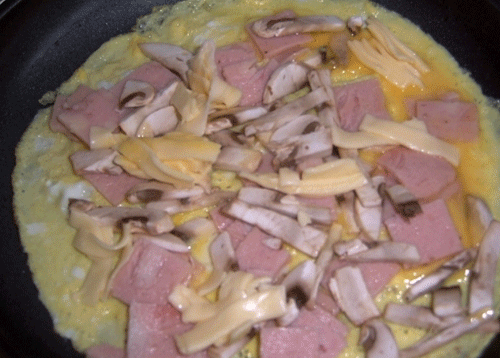 Trứng cuộn nấm phô mai và thịt xông khói - 9