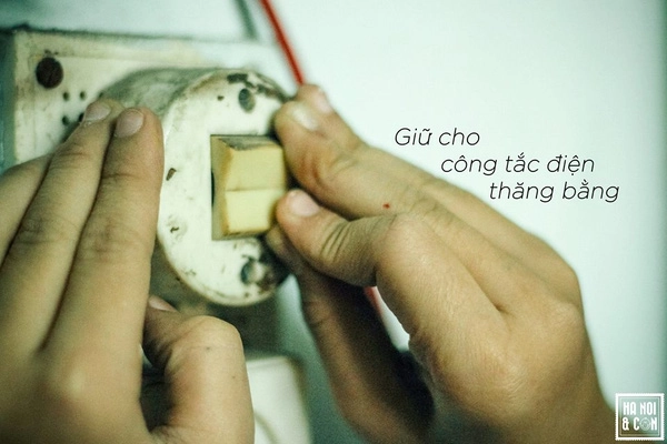 Tuổi thơ tái hiện đầy xúc động qua bộ ảnh những điều chắc chắn tớ đã làm cách đây 10 năm - 12