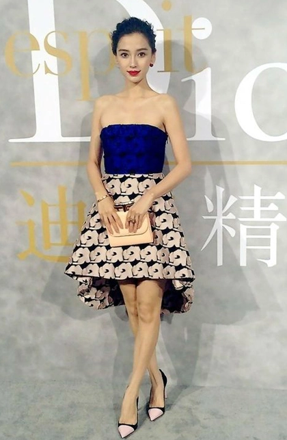 Váy áo khoe hình thể của angelababy - 4