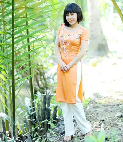 Việt hương diện áo dài cách tân màu sắc - 4