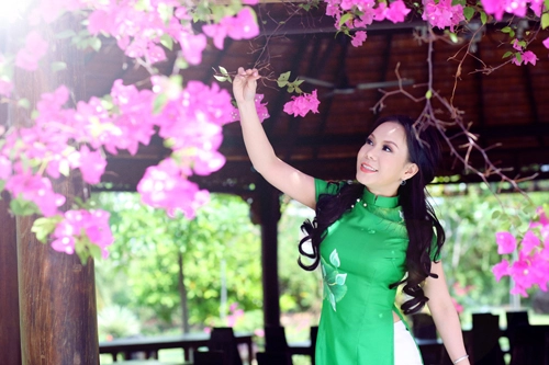 Việt hương duyên dáng với áo dài bà ba - 3