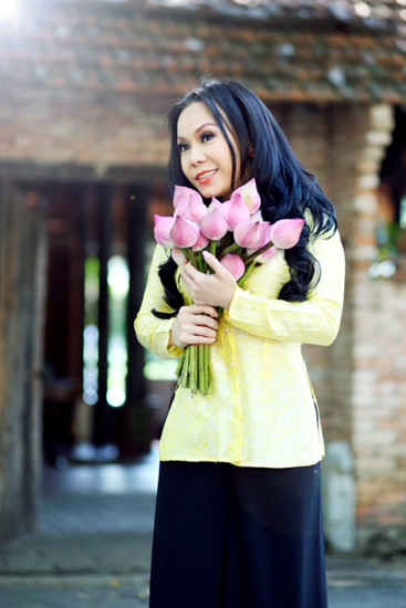 Việt hương duyên dáng với áo dài bà ba - 5