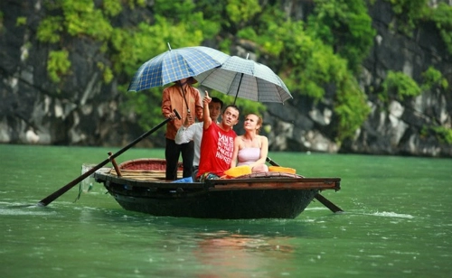 Việt nam tính miễn visa cho nhiều nước để hút khách du lịch - 1