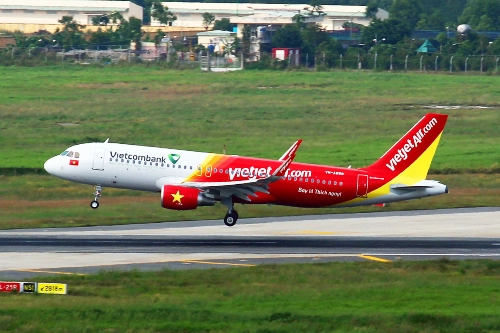 Vietjet chở khách bằng máy bay a320 đời mới nhất - 1