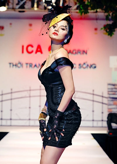 Vũ thu phương nhịp nhàng trên sàn catwalk - 5