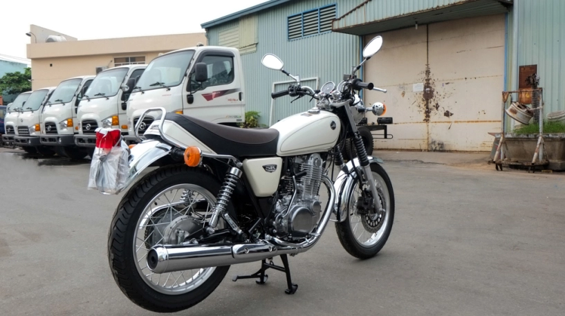 Xe mô tô cổ điển yamaha sr400 2015 đầu tiên về việt nam - 4
