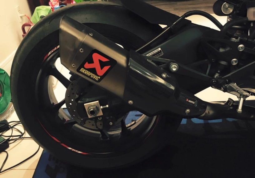 Yamaha r1 siêu ngầu với phiên bản black red độ - 8