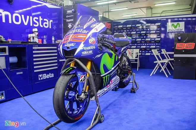 Yamaha yzr- m1 chiếc siêu môtô ổn định nhất năm motogp 2015 - 1